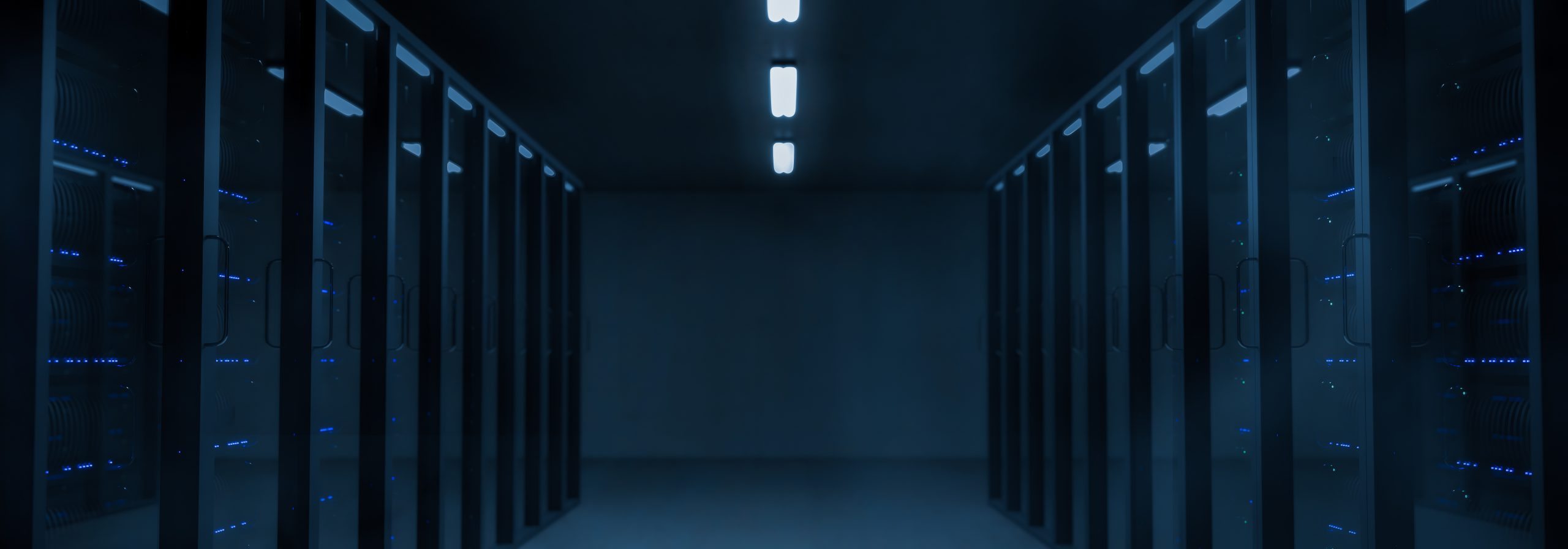 Serverraum mit moderner Netzwerk- und Speicherlösung – IT-Infrastruktur optimieren